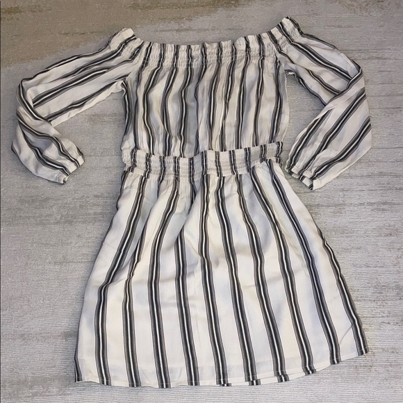 Dynamite | Off-shoulder Mini - Picture 3 of 4